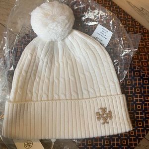 AUTHENTIC TORY BURCH CABLE KNIT HAT